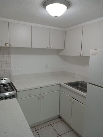 1230 W 54th Street 216A, Hialeah, FL 33012