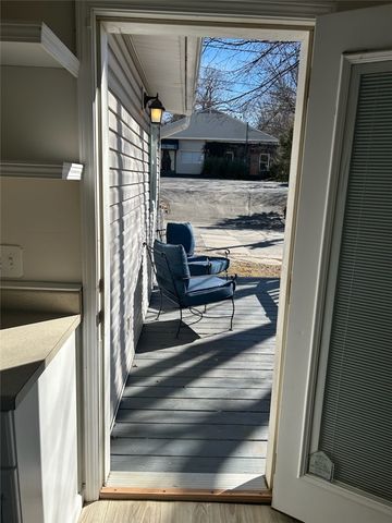 241 Huntsville Road, Fayetteville, AR 72701