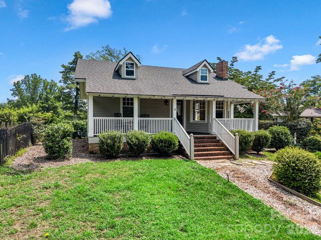 143 Broadway Avenue, Tryon, NC 28782