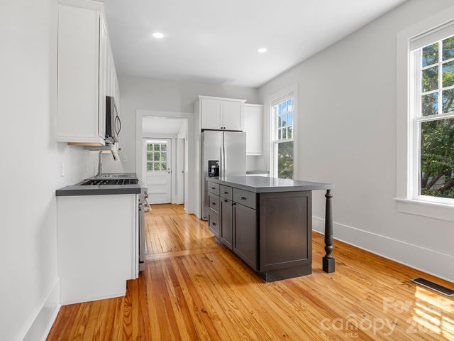 143 Broadway Avenue, Tryon, NC 28782