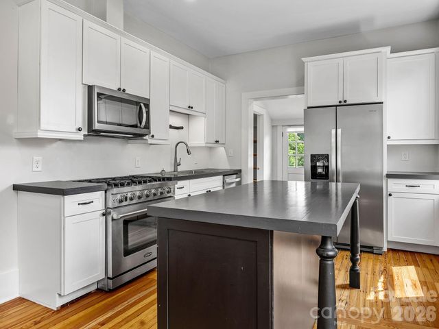 143 Broadway Avenue, Tryon, NC 28782