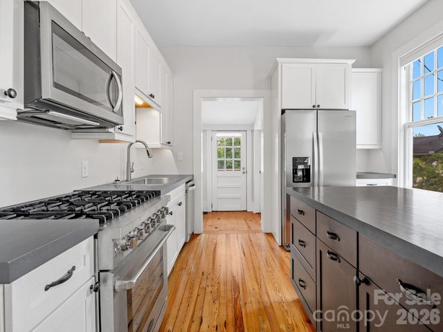 143 Broadway Avenue, Tryon, NC 28782