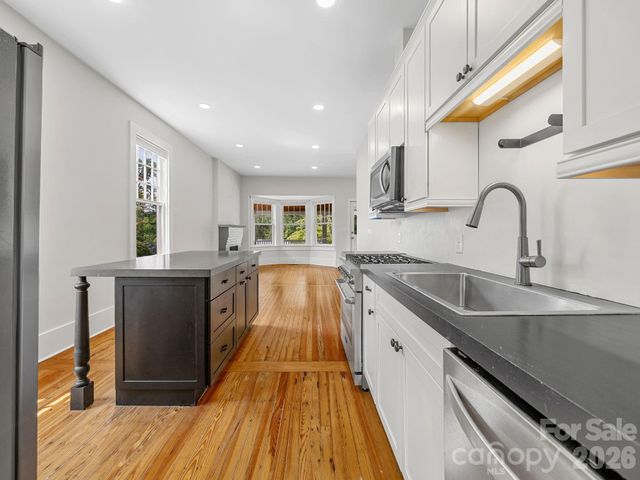 143 Broadway Avenue, Tryon, NC 28782