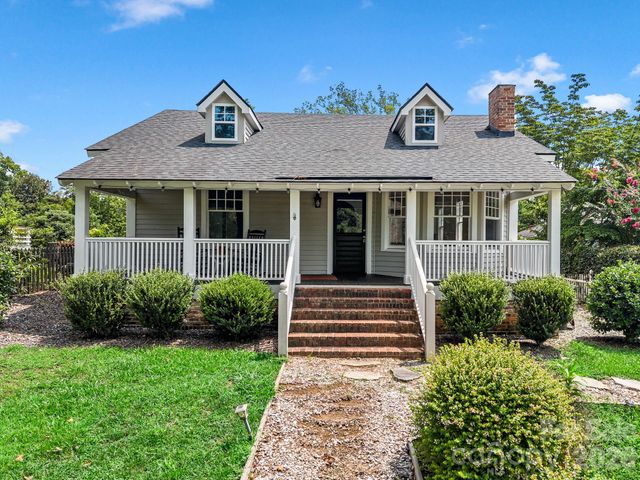 143 Broadway Avenue, Tryon, NC 28782