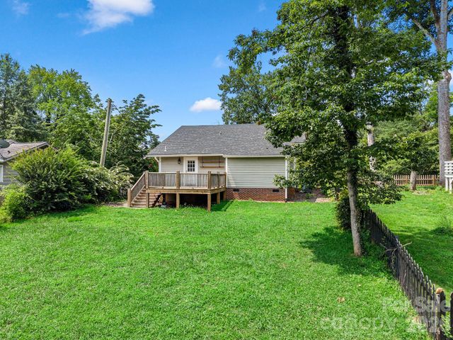 143 Broadway Avenue, Tryon, NC 28782