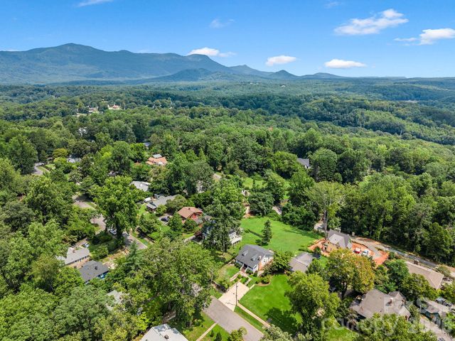 143 Broadway Avenue, Tryon, NC 28782