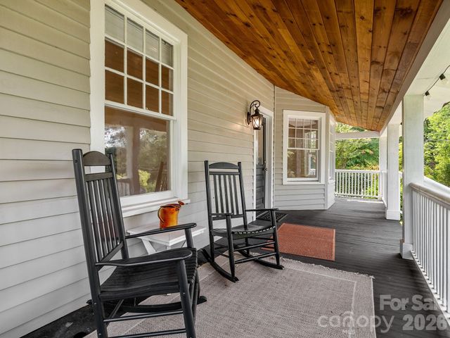 143 Broadway Avenue, Tryon, NC 28782
