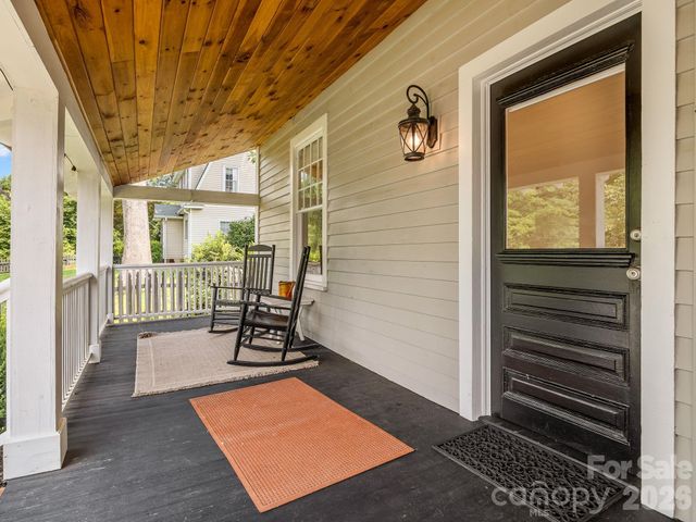 143 Broadway Avenue, Tryon, NC 28782
