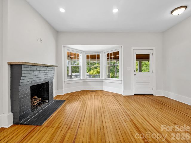 143 Broadway Avenue, Tryon, NC 28782