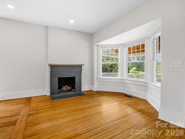 143 Broadway Avenue, Tryon, NC 28782