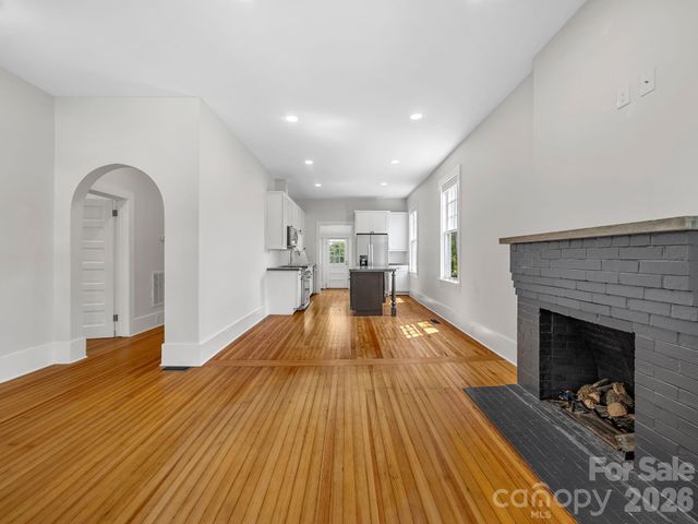 143 Broadway Avenue, Tryon, NC 28782