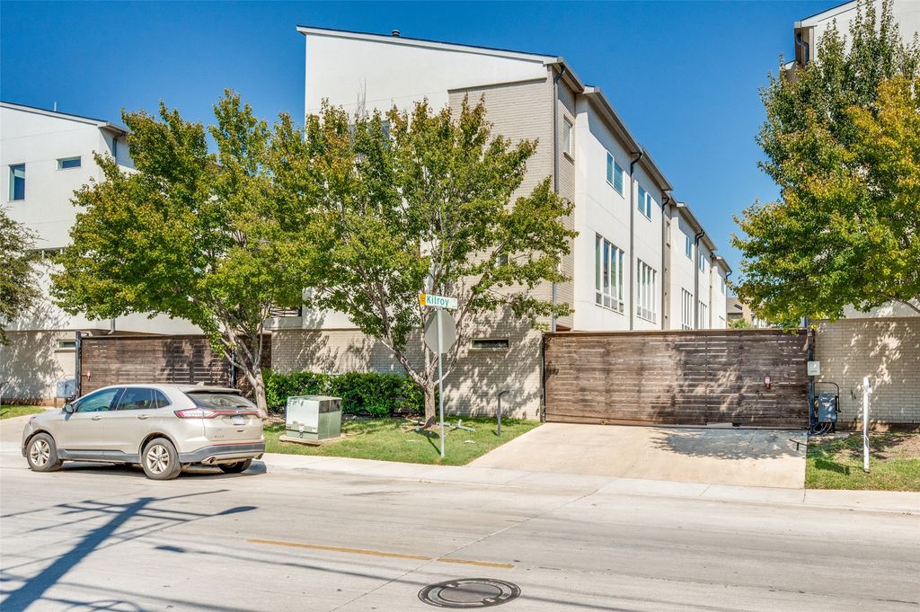 4929 Kilroy Drive, Dallas, TX 75204