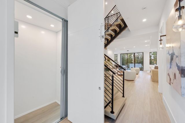 408 SE 2nd Street, Delray Beach, FL 33483