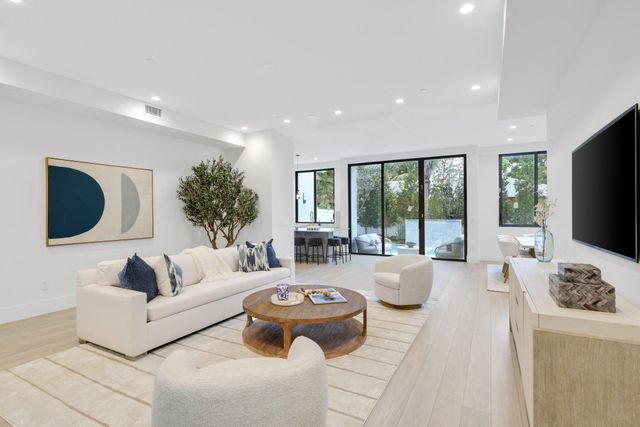 408 SE 2nd Street, Delray Beach, FL 33483