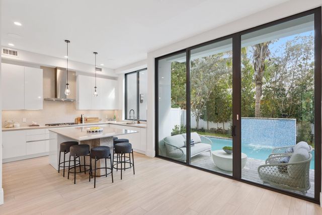 408 SE 2nd Street, Delray Beach, FL 33483