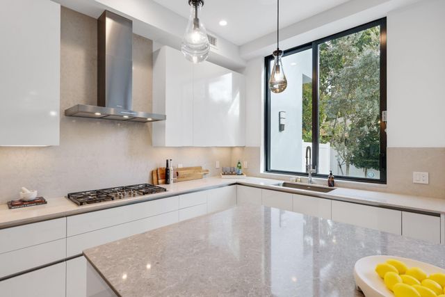 408 SE 2nd Street, Delray Beach, FL 33483