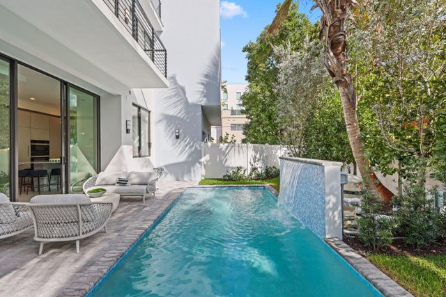 408 SE 2nd Street, Delray Beach, FL 33483