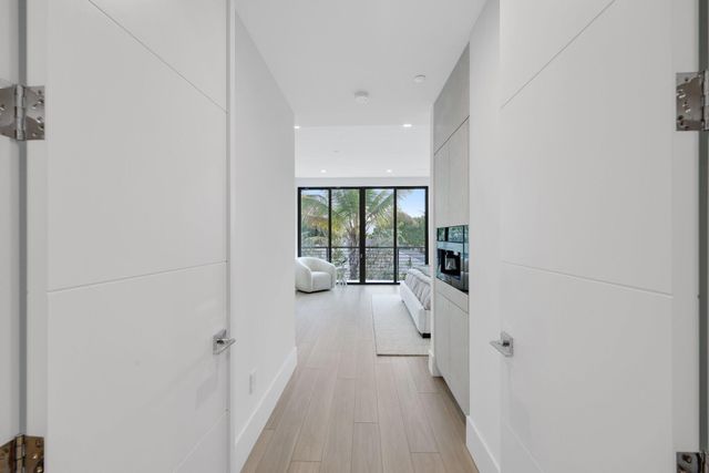 408 SE 2nd Street, Delray Beach, FL 33483