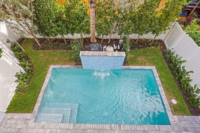 408 SE 2nd Street, Delray Beach, FL 33483