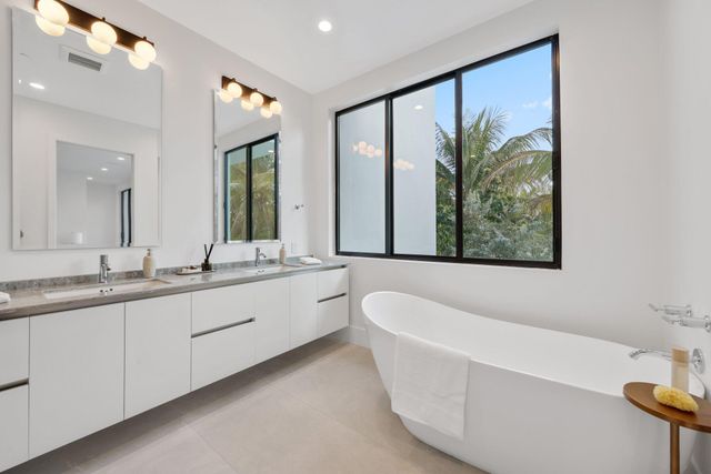 408 SE 2nd Street, Delray Beach, FL 33483