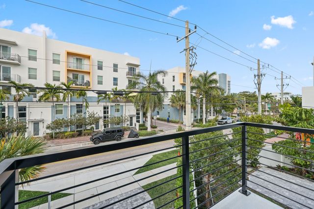 408 SE 2nd Street, Delray Beach, FL 33483