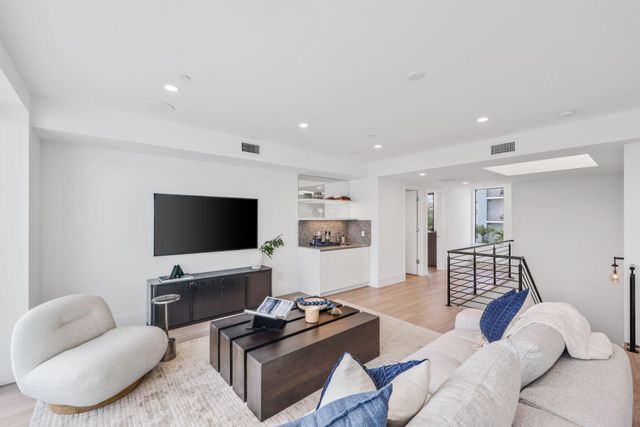 408 SE 2nd Street, Delray Beach, FL 33483