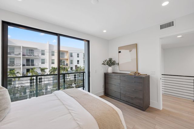 408 SE 2nd Street, Delray Beach, FL 33483