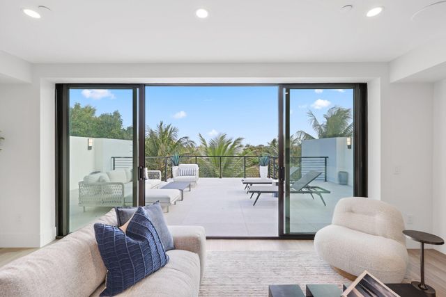 408 SE 2nd Street, Delray Beach, FL 33483