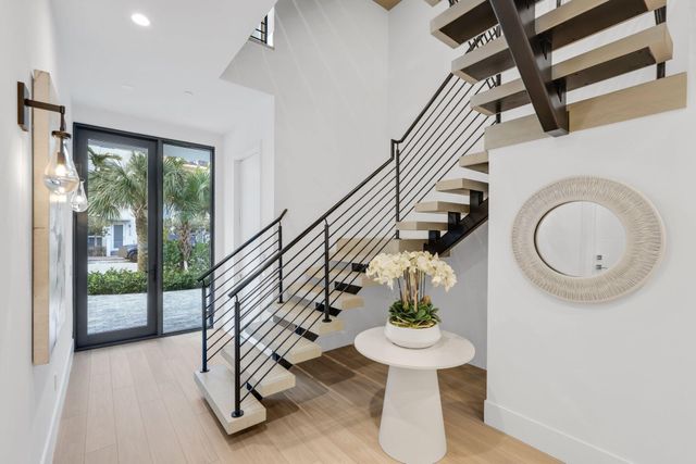 408 SE 2nd Street, Delray Beach, FL 33483