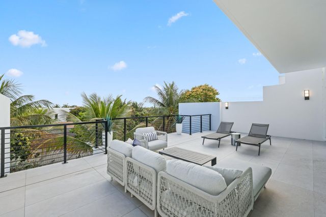 408 SE 2nd Street, Delray Beach, FL 33483