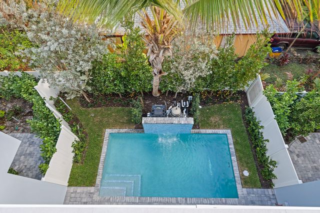 408 SE 2nd Street, Delray Beach, FL 33483