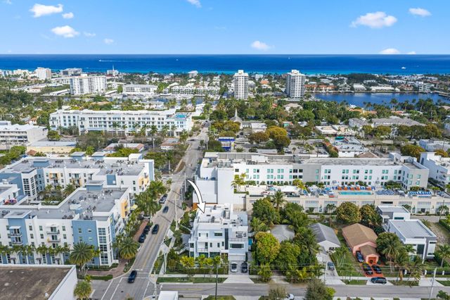 408 SE 2nd Street, Delray Beach, FL 33483