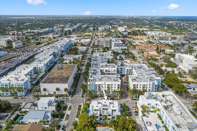 408 SE 2nd Street, Delray Beach, FL 33483