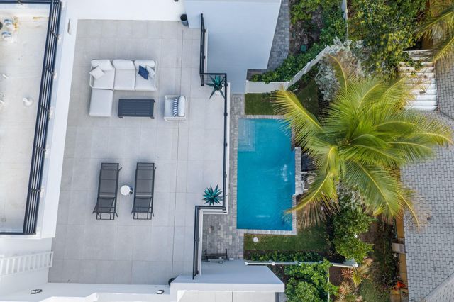 408 SE 2nd Street, Delray Beach, FL 33483