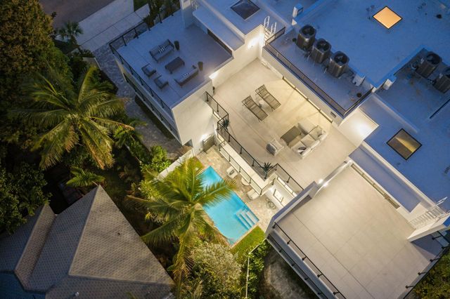 408 SE 2nd Street, Delray Beach, FL 33483