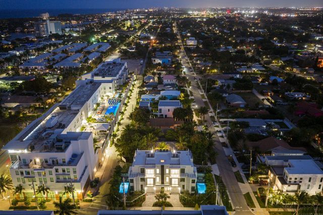 408 SE 2nd Street, Delray Beach, FL 33483