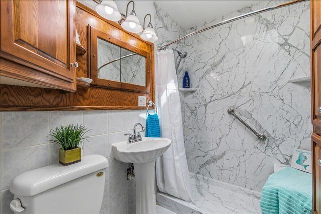 N89W15140 Jefferson AVENUE, Menomonee Falls, WI 53051