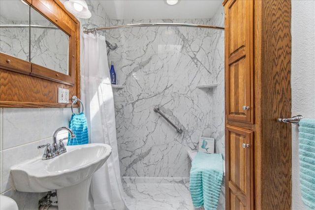 N89W15140 Jefferson AVENUE, Menomonee Falls, WI 53051