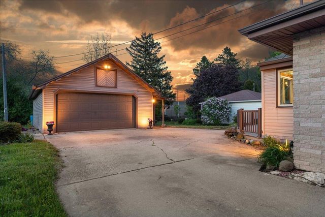 N89W15140 Jefferson AVENUE, Menomonee Falls, WI 53051