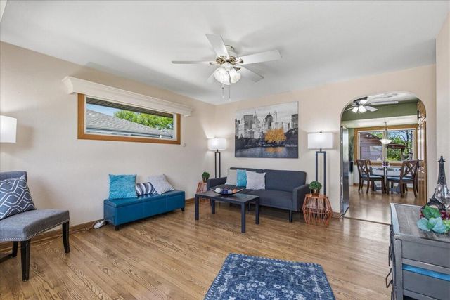 N89W15140 Jefferson AVENUE, Menomonee Falls, WI 53051