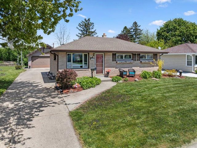 N89W15140 Jefferson AVENUE, Menomonee Falls, WI 53051