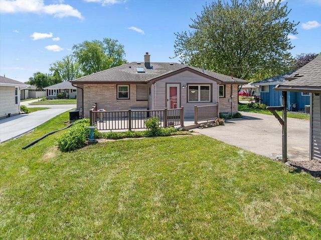 N89W15140 Jefferson AVENUE, Menomonee Falls, WI 53051