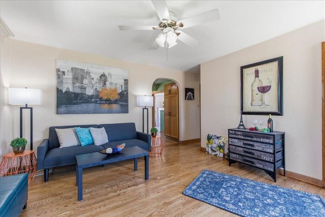 N89W15140 Jefferson AVENUE, Menomonee Falls, WI 53051