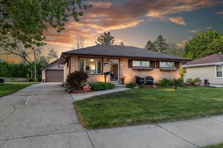N89W15140 Jefferson AVENUE, Menomonee Falls, WI 53051