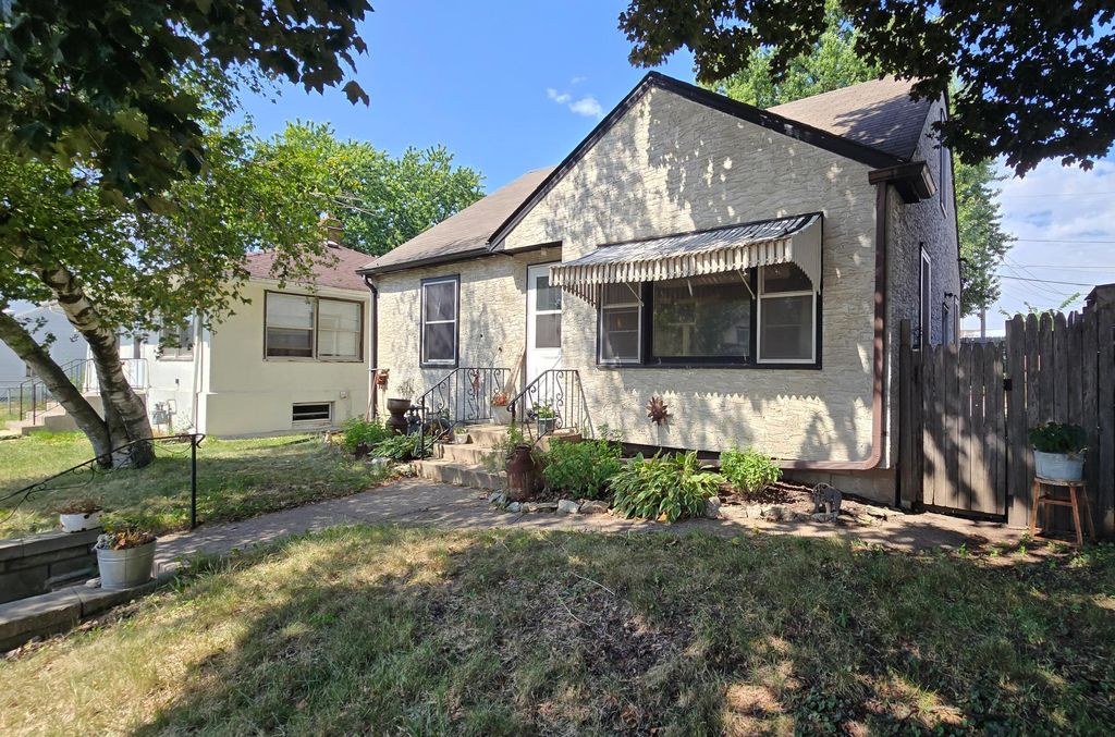 1229 7th Street E, Saint Paul, MN 55106 — photo 2