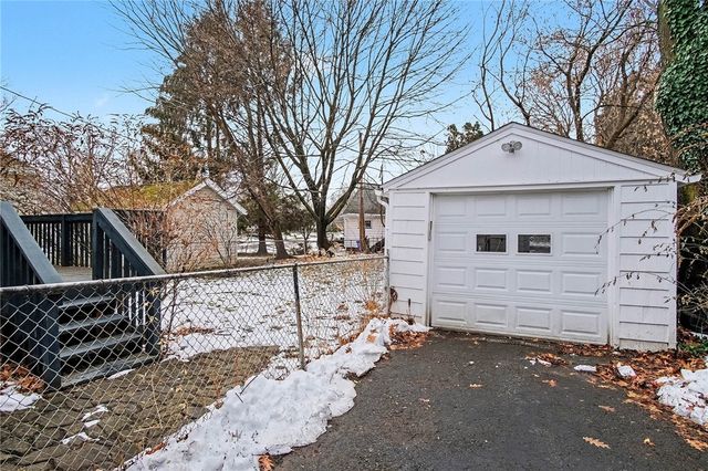 343 Stonewood Ave, Greece, NY 14616