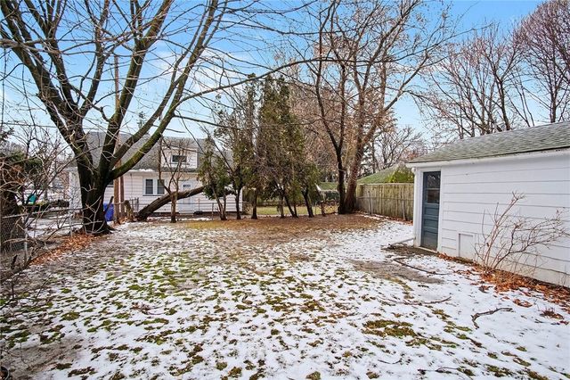 343 Stonewood Ave, Greece, NY 14616