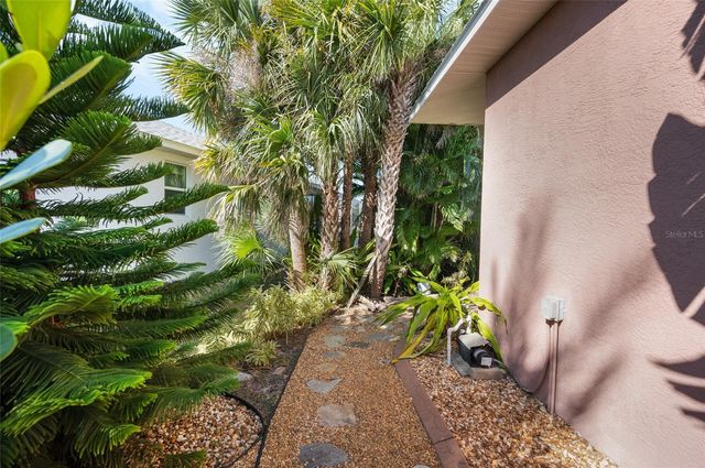 208 ANTILLA DRIVE, Rotonda West, FL 33947