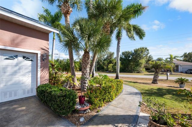 208 ANTILLA DRIVE, Rotonda West, FL 33947