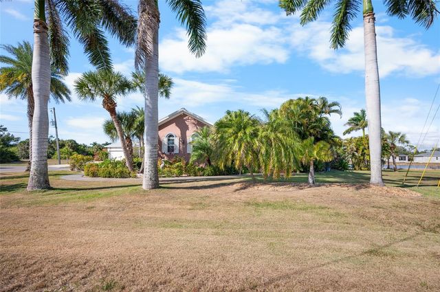 208 ANTILLA DRIVE, Rotonda West, FL 33947